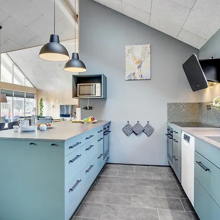 Awesome In Sydals With Kitchen *