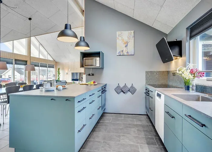 Awesome In Sydals With Kitchen *